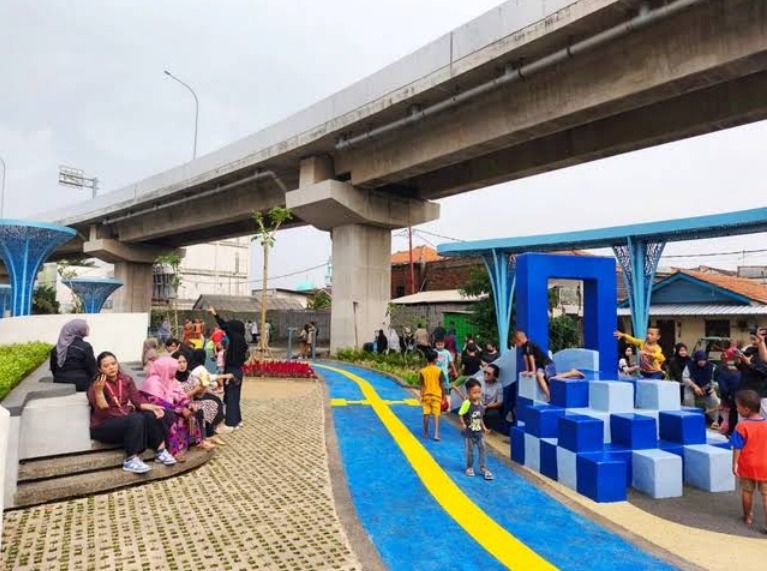 Foto Taman Gapura Muka Cakung