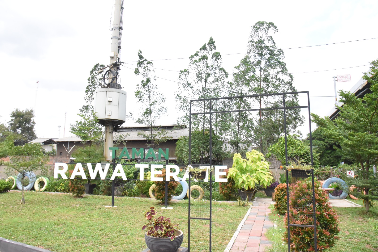 Foto Taman Kelurahan Rawa Terate