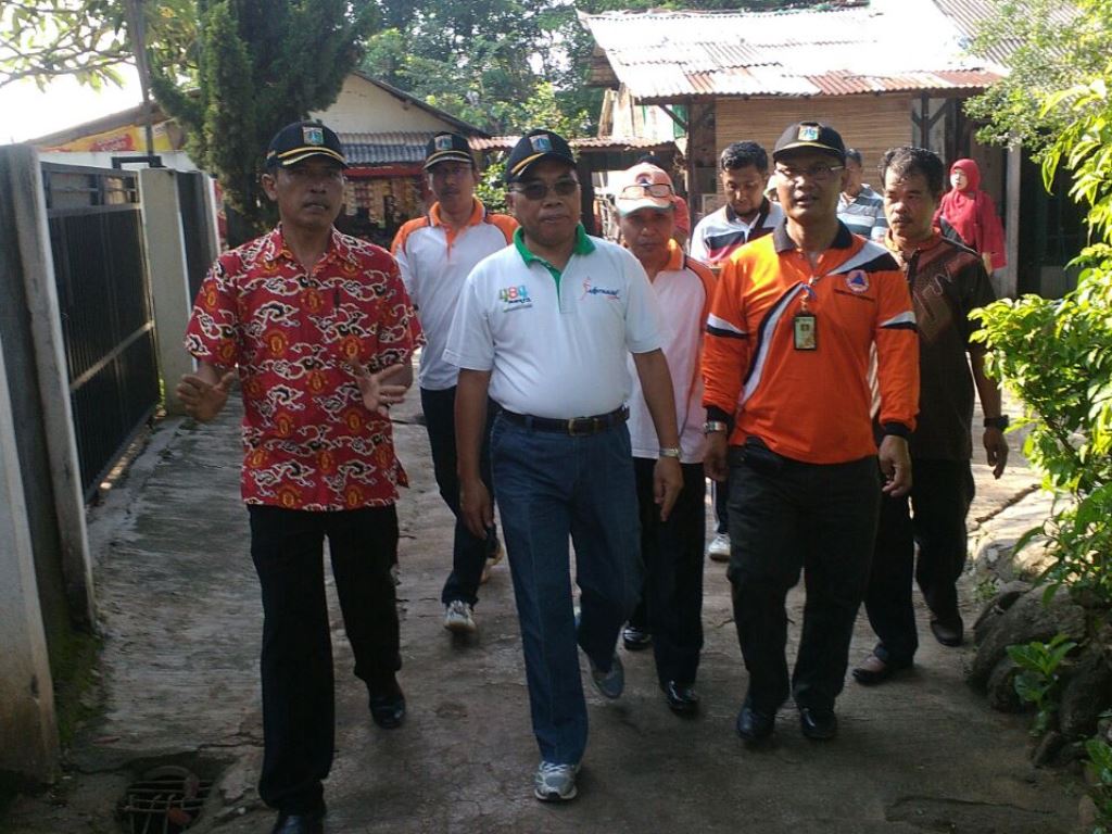 Wakil Walikota Pimpin PSN Di RW 02 Kelurahan Bambu Apus