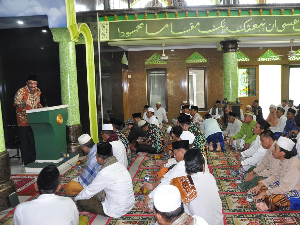 Wagub Sholat Jumat Bersama Warga Kelurahan Rawa Terate