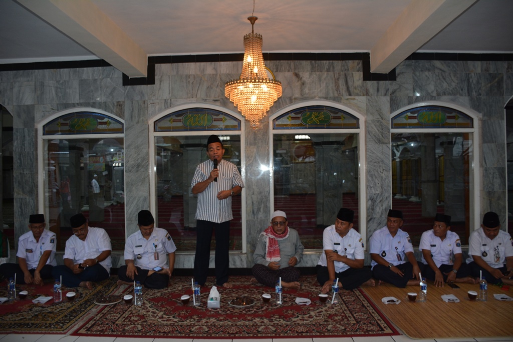 Wali Kota Buka Puasa Bersama Warga RW.02 Di Masjid At- Taibah Kelurahan Pulogadung