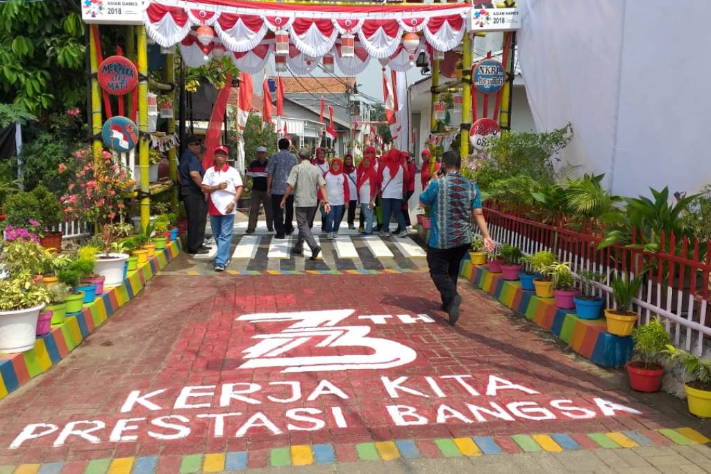 Tim Penilai Provinsi DKI Jakarta Tinjau Lokasi Lomba Gapura Di RW. 012 Kelurahan Cipinang Melayu