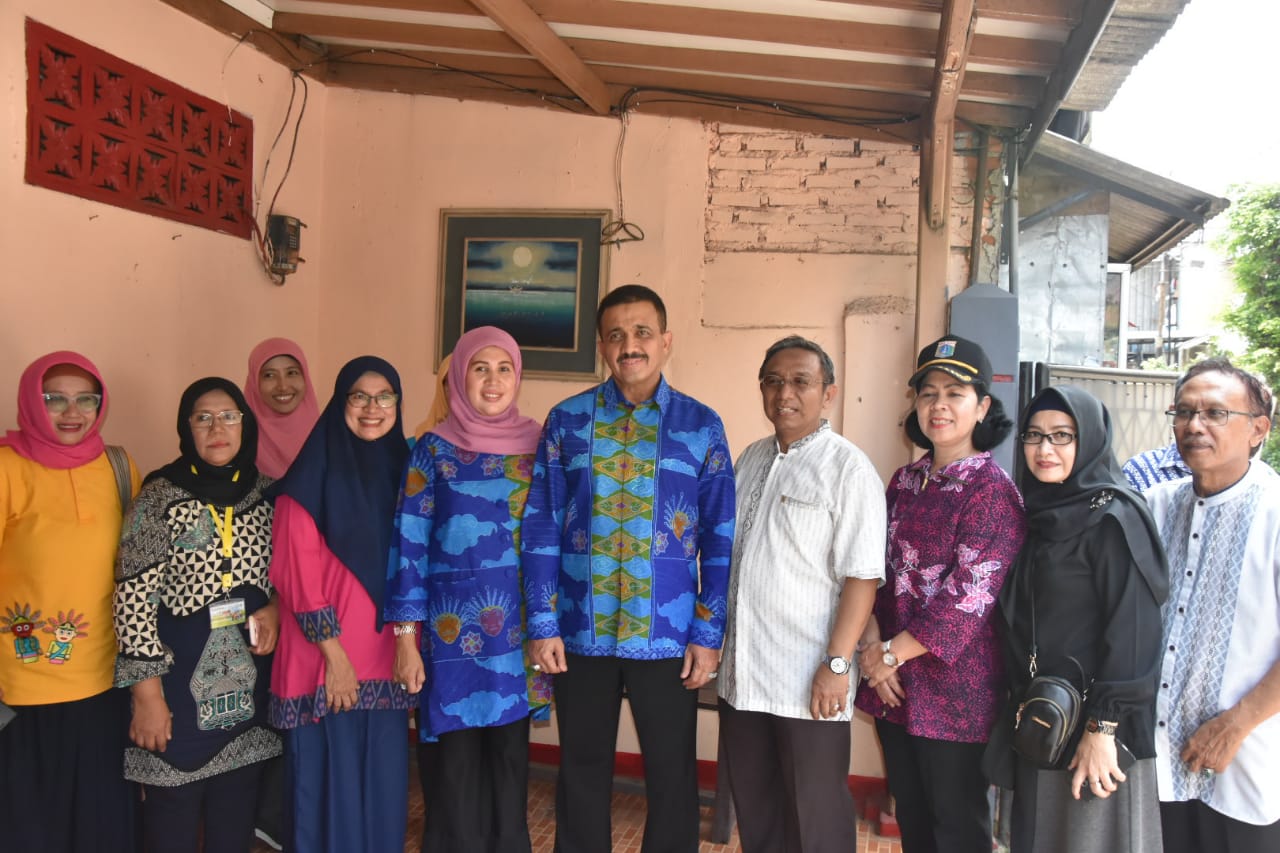 Walikota Tinjau Pelaksanaan Pendataan Dasawisma di Kelurahan Rawa Bunga