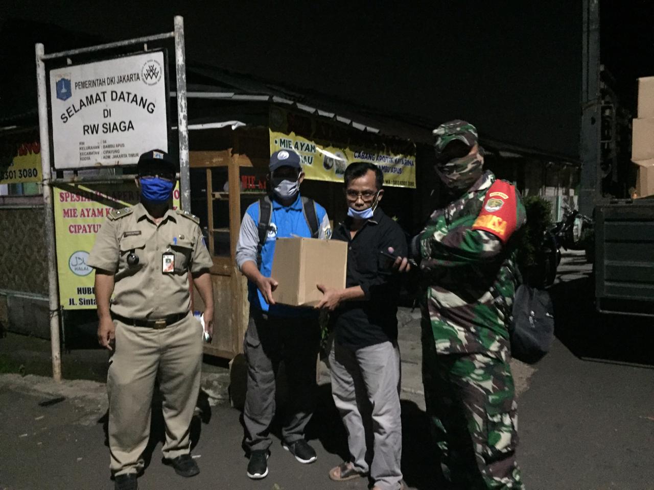 Kelurahan Bambu Apus Distribusikan 2.991 Paket Bantuan Sosial
