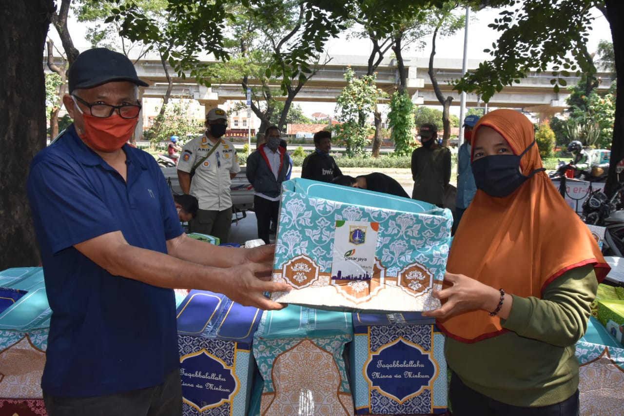 Kelurahan Pondok Bambu Distribusikan 5.839 Bantuan Sosial