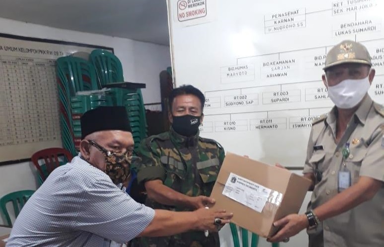 158.672 Masker Kain Dibagikan ke Warga Kelurahan Ciracas