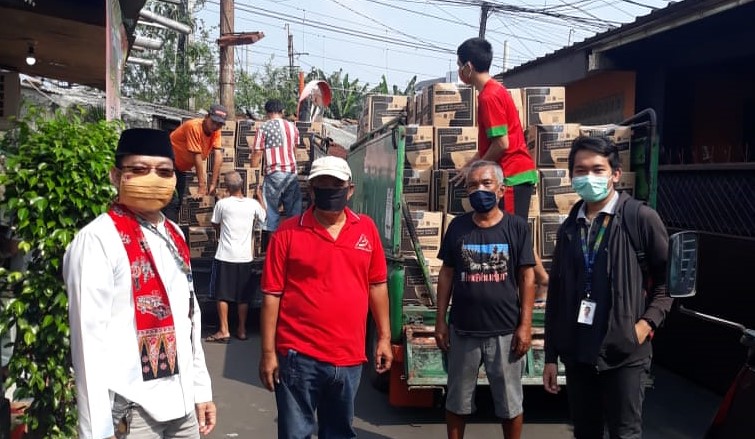 15 RW Kelurahan Pisangan Baru Terima Bansos DKI Tahap IV
