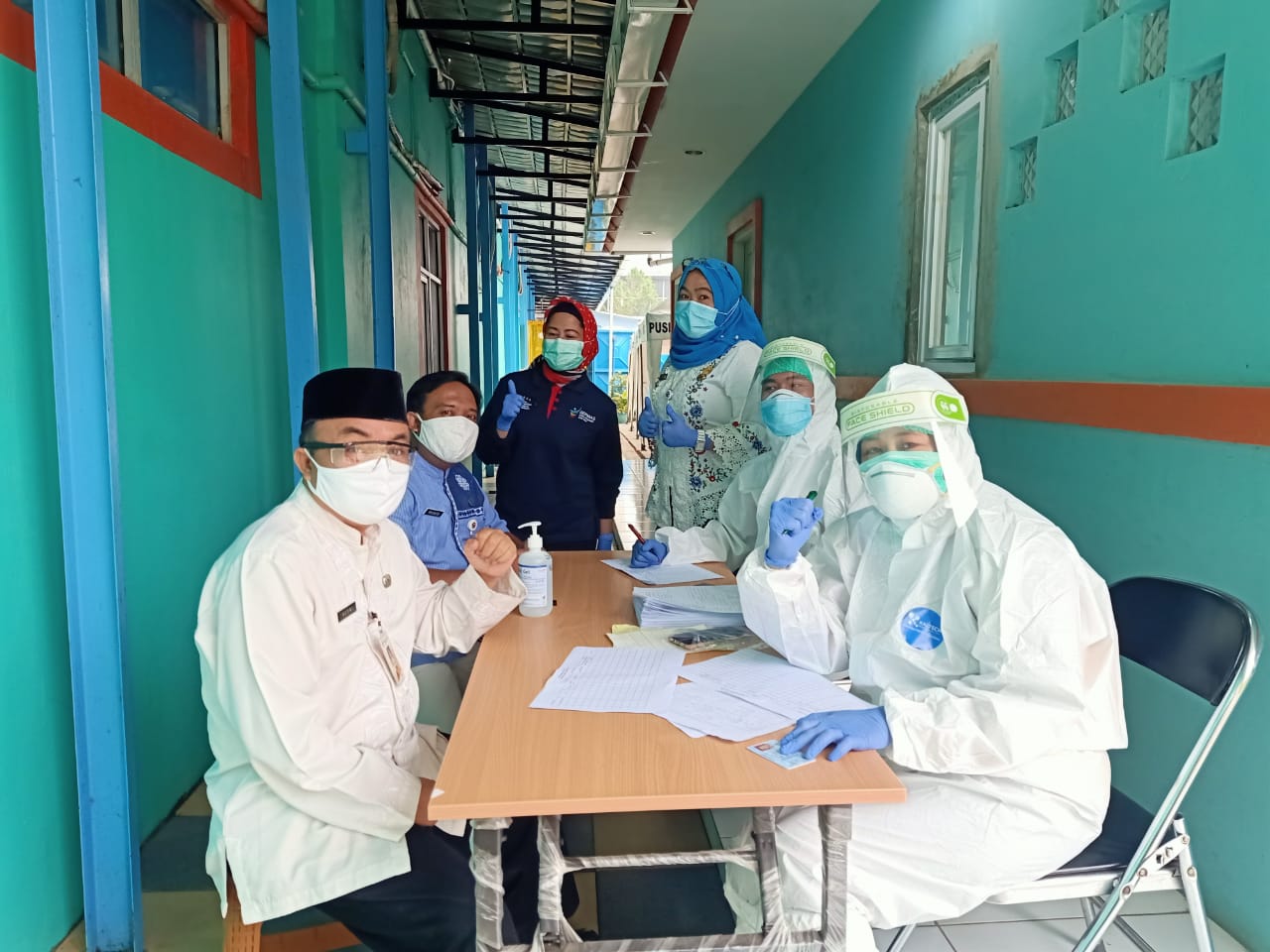Puluhan Pegawai Kelurahan Kramat Jati Ikuti `Swab Test`