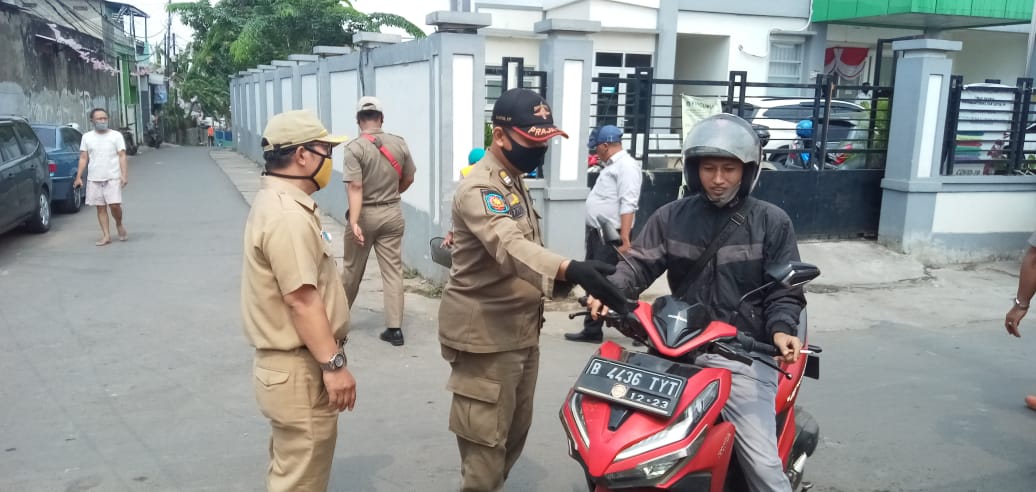 Jajaran Kelurahan Pinang Ranti Galakkan Penggunaan Masker