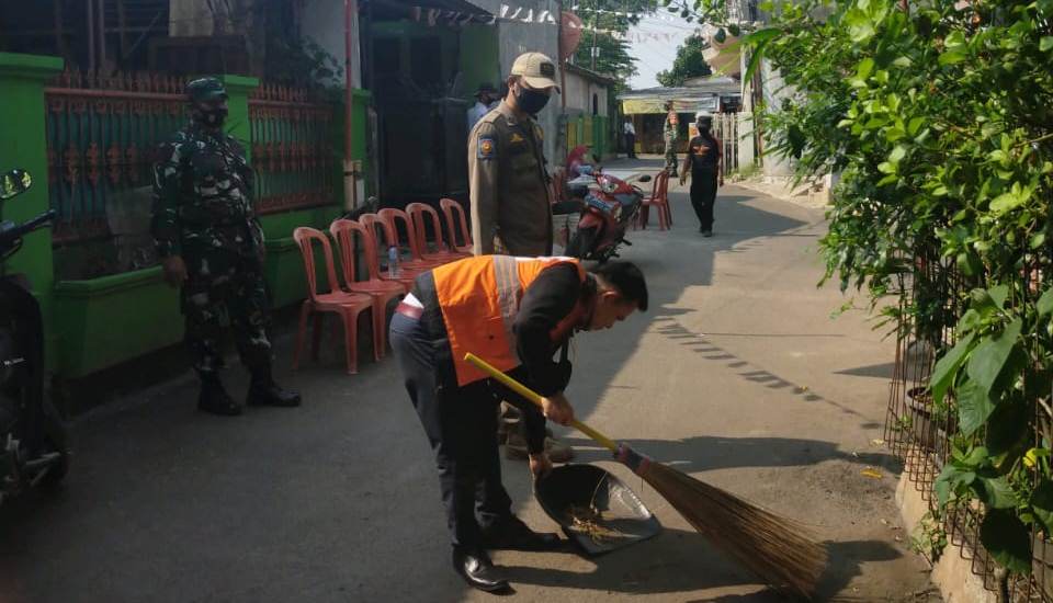 Operasi Masker Sasar Warga Kampung Rawadas Kelurahan Pondok Kopi