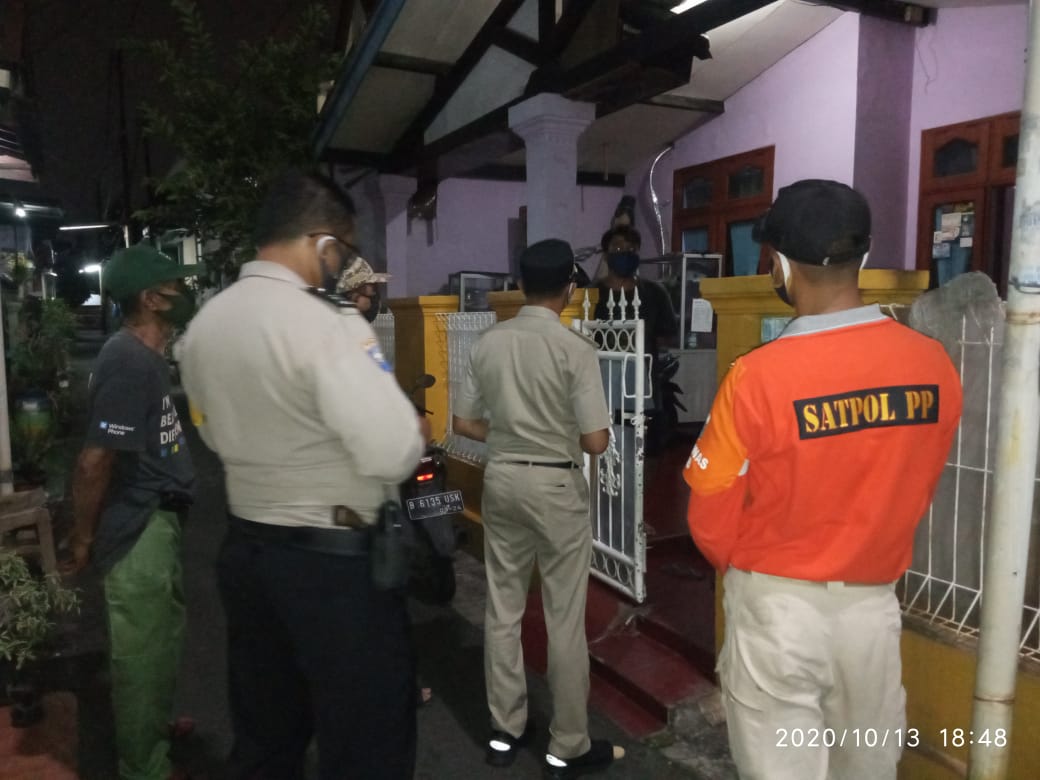 Kelurahan Malaka Jaya Jemput Warga untuk Isolasi di RSKD Duren Sawit