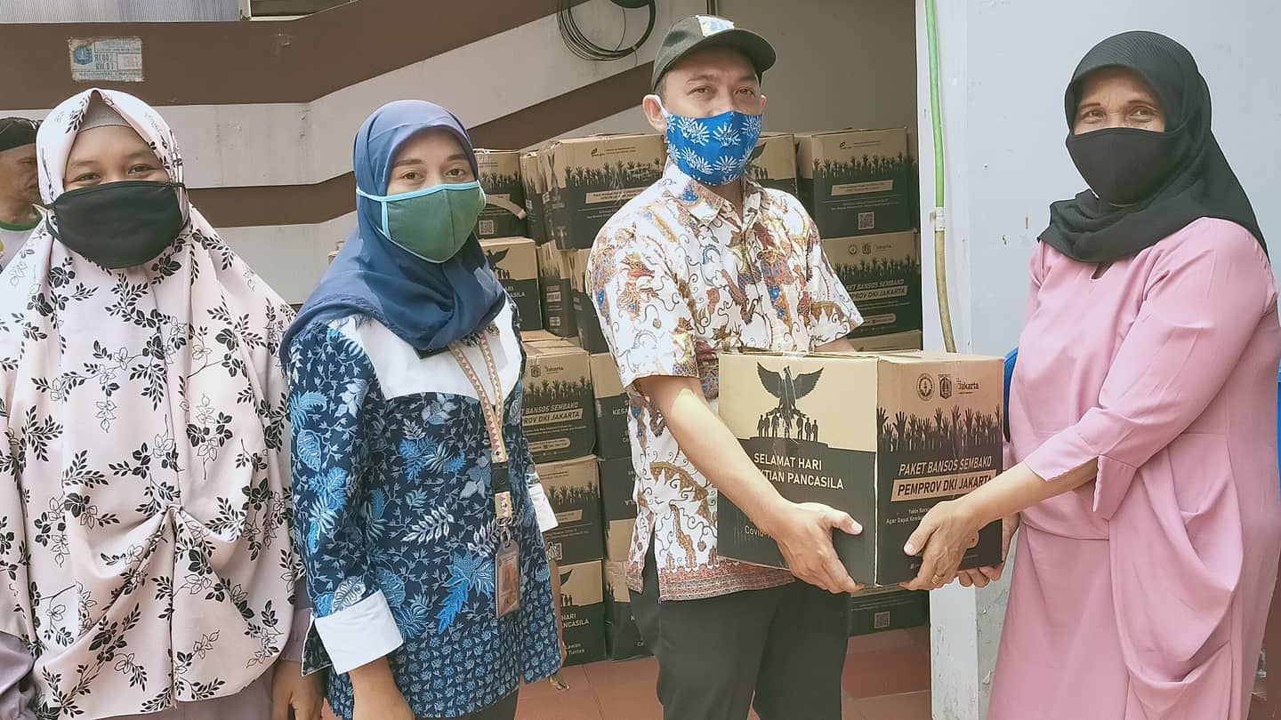 9.922 Paket Bansos DKI Tahap 8 di Kelurahan Cawang Selesai Dibagikan