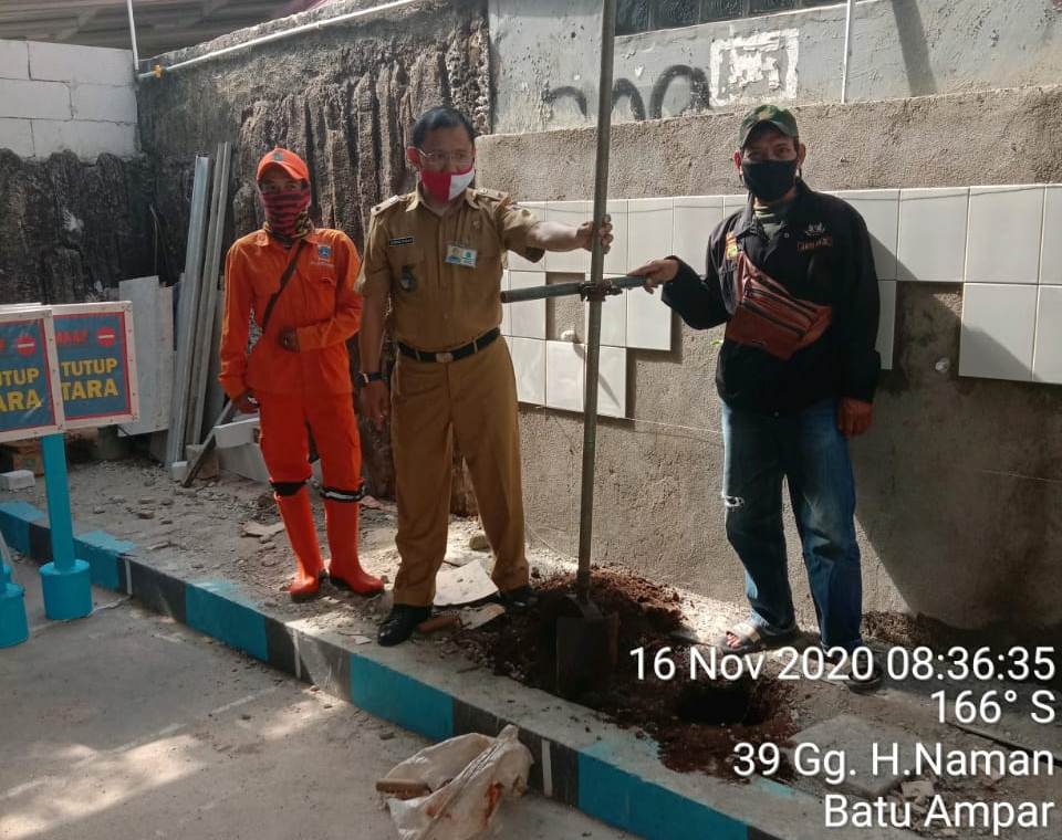 5 Sumur Resapan Dibuat di Lingkungan Warga Kelurahan Batu Ampar