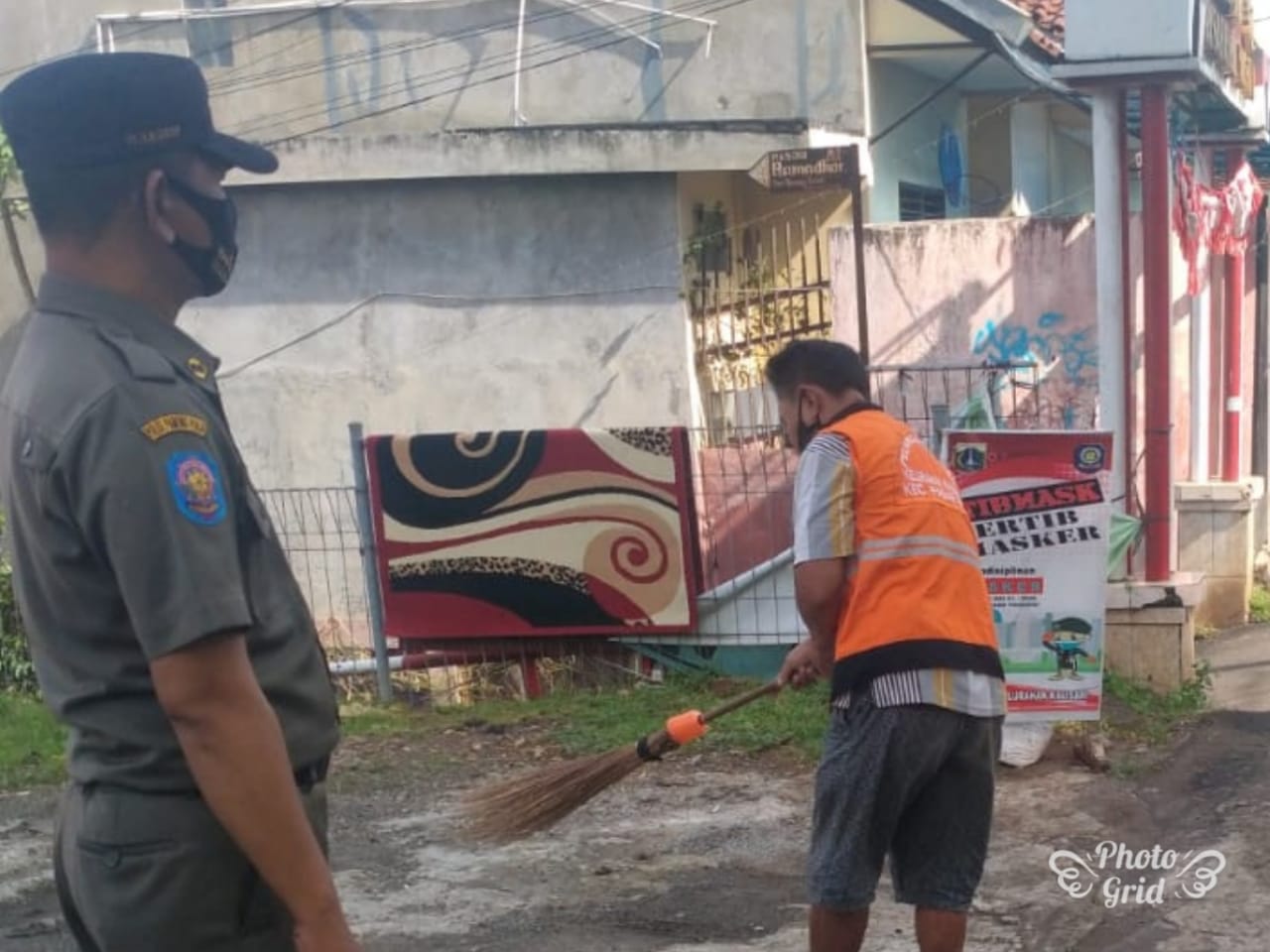 Satpol PP Kelurahan Kalisari Gelar Operasi TIBMASK di Perbatasan Depok