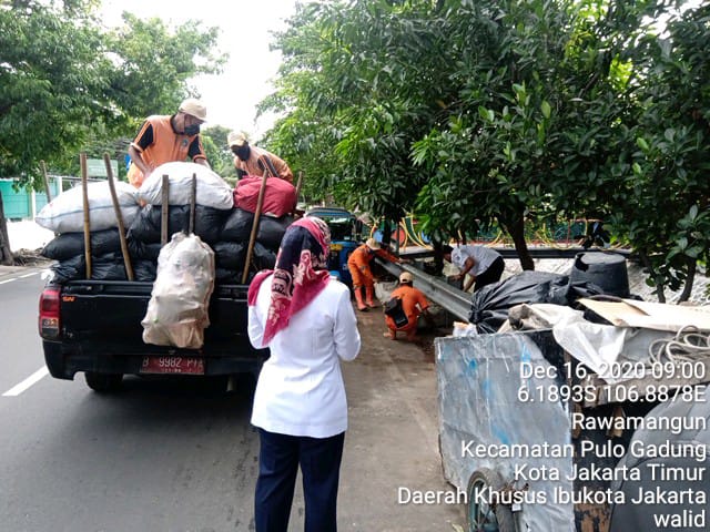 TPS Liar di Jalan Bangunan Timur Kelurahan Kayu Putih Ditertibkan