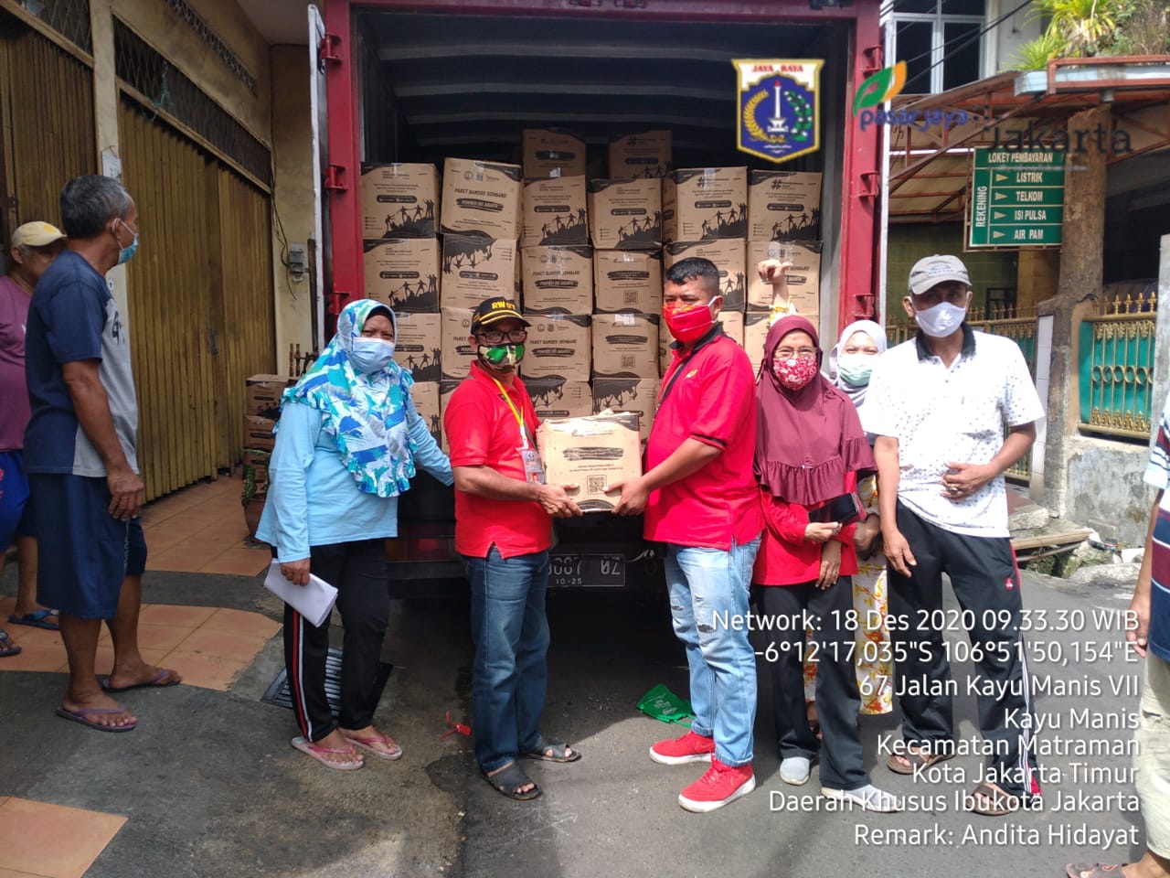 Ribuan Bansos DKI Tahap 11 Didistribusikan Bagi Warga Kelurahan Kayu Manis