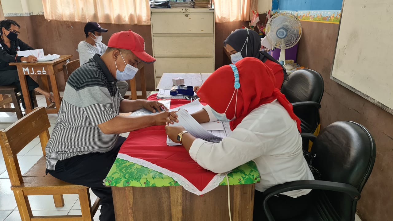 203 Warga Terima Bantuan Sosial Tunai di Kelurahan Malaka Jaya