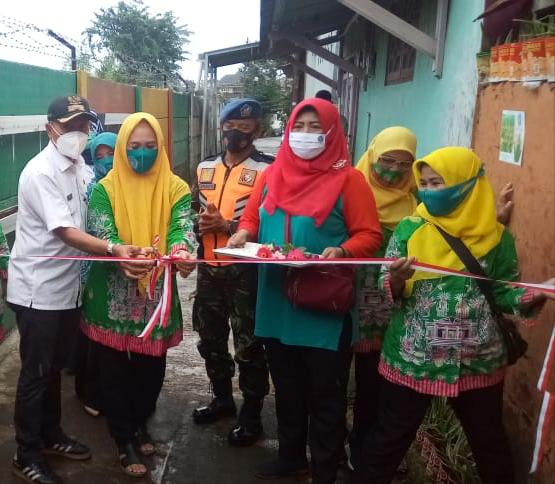 Jajaran Kelurahan Pinang Ranti Resmikan Taman PKK Anggrek