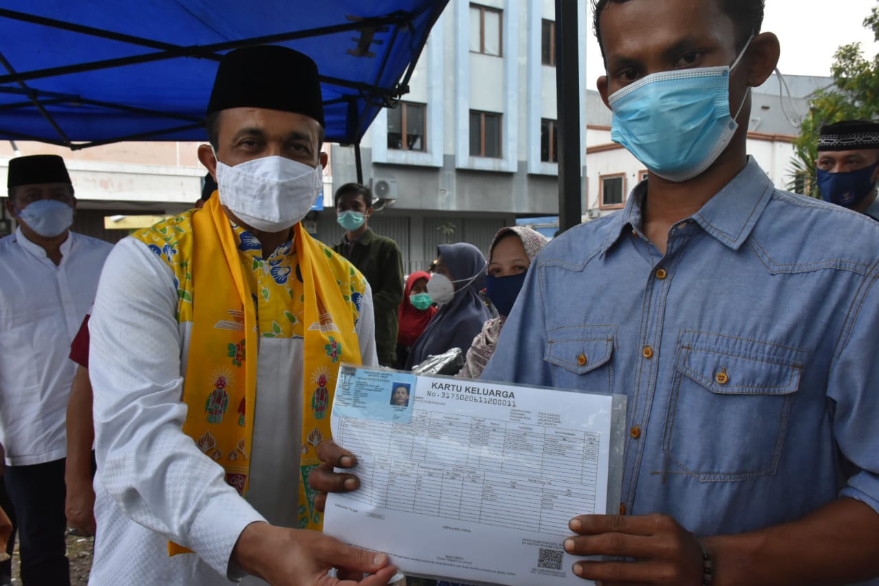 Wali Kota Berikan Bantuan Korban Kebakaran RW 01 Kelurahan Pulo Gadung