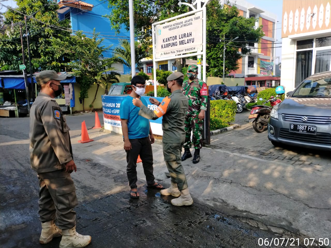 Kelurahan Kampung Melayu Gelar PPKM di Permukiman Warga dan Pasar