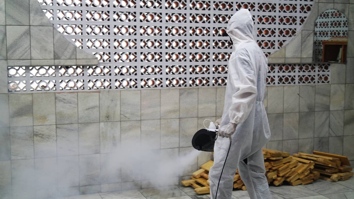 Usai Iduladha, 12 Masjid di Kelurahan Cawang Diberi Fogging Disinfektan