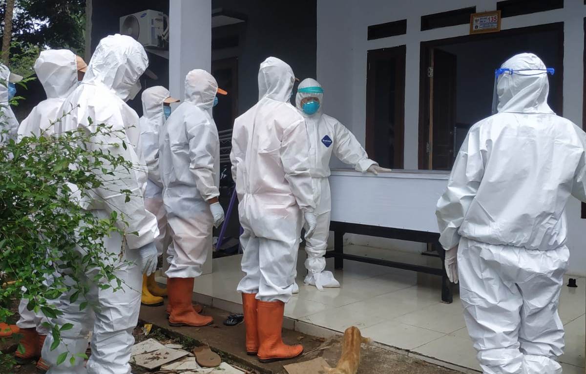 PPSU Kelurahan Pondok Ranggon Bantu Pemulasaraan Jenazah Covid-19