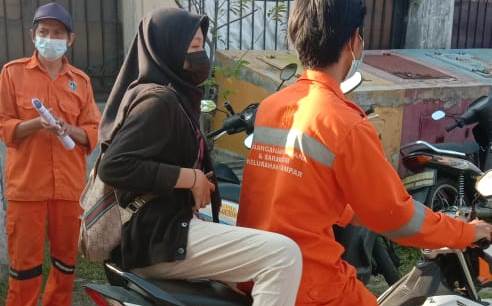Kelurahan Batu Ampar Jemput Warga untuk Ikut Layanan Mobil Vaksin Keliling
