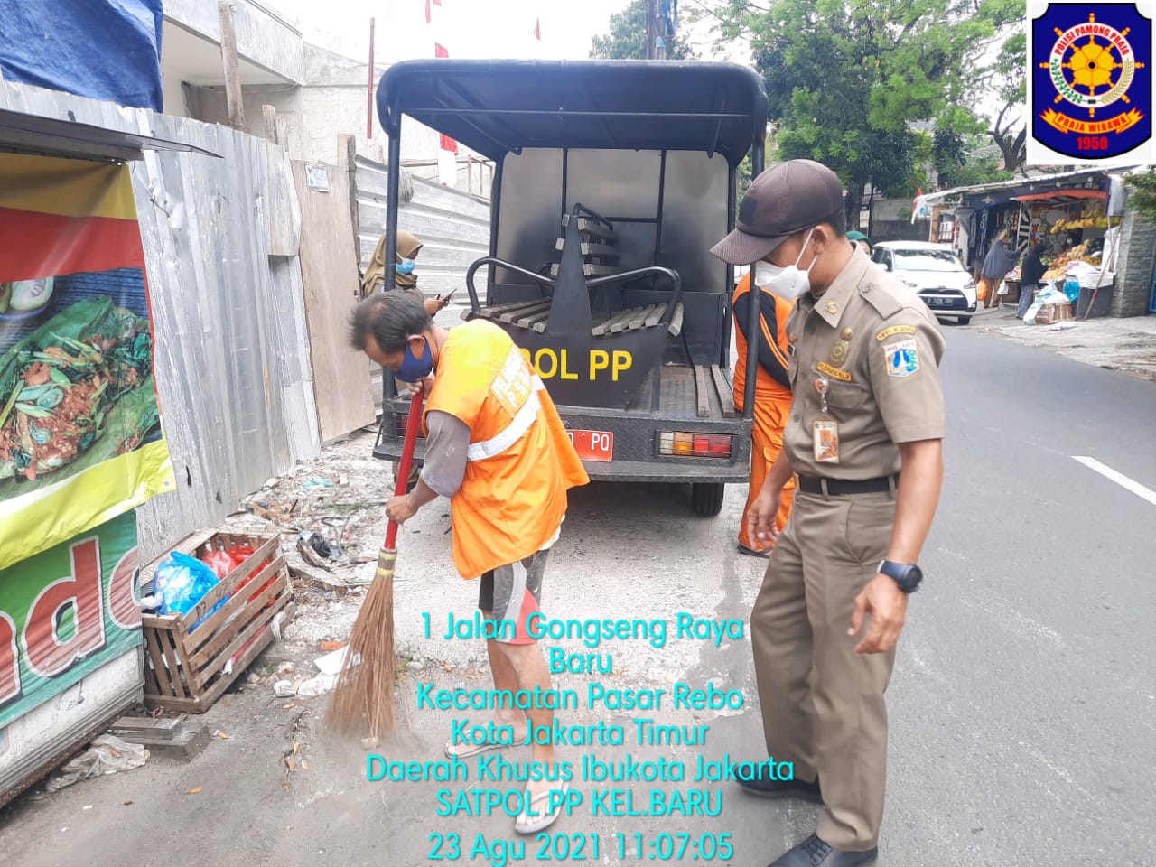 Satpol PP Kelurahan Baru Dapati Pelanggar Prokes di Jalan Raya Kalisari III