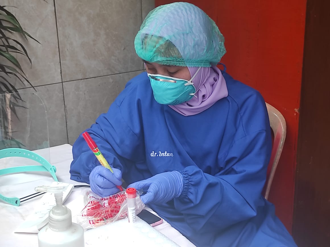 Cegah Penyebaran Kasus Covid-19, Kelurahan Ciracas Gelar Tracing Warga