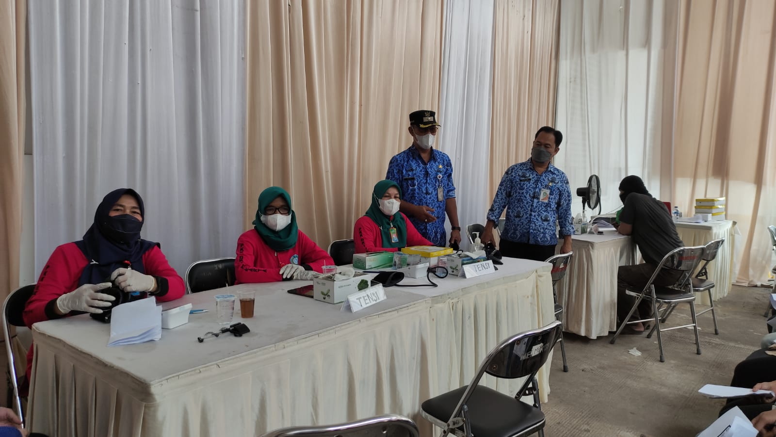 153 Warga Kelurahan Ciracas Mendapatkan Vaksin di PT. Cosmax Indonesia