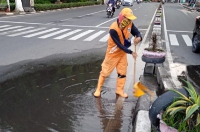 PPSU Kelurahan Pondok Kopi Atasi Genangan di Jl. I Gusti Ngurah Rai