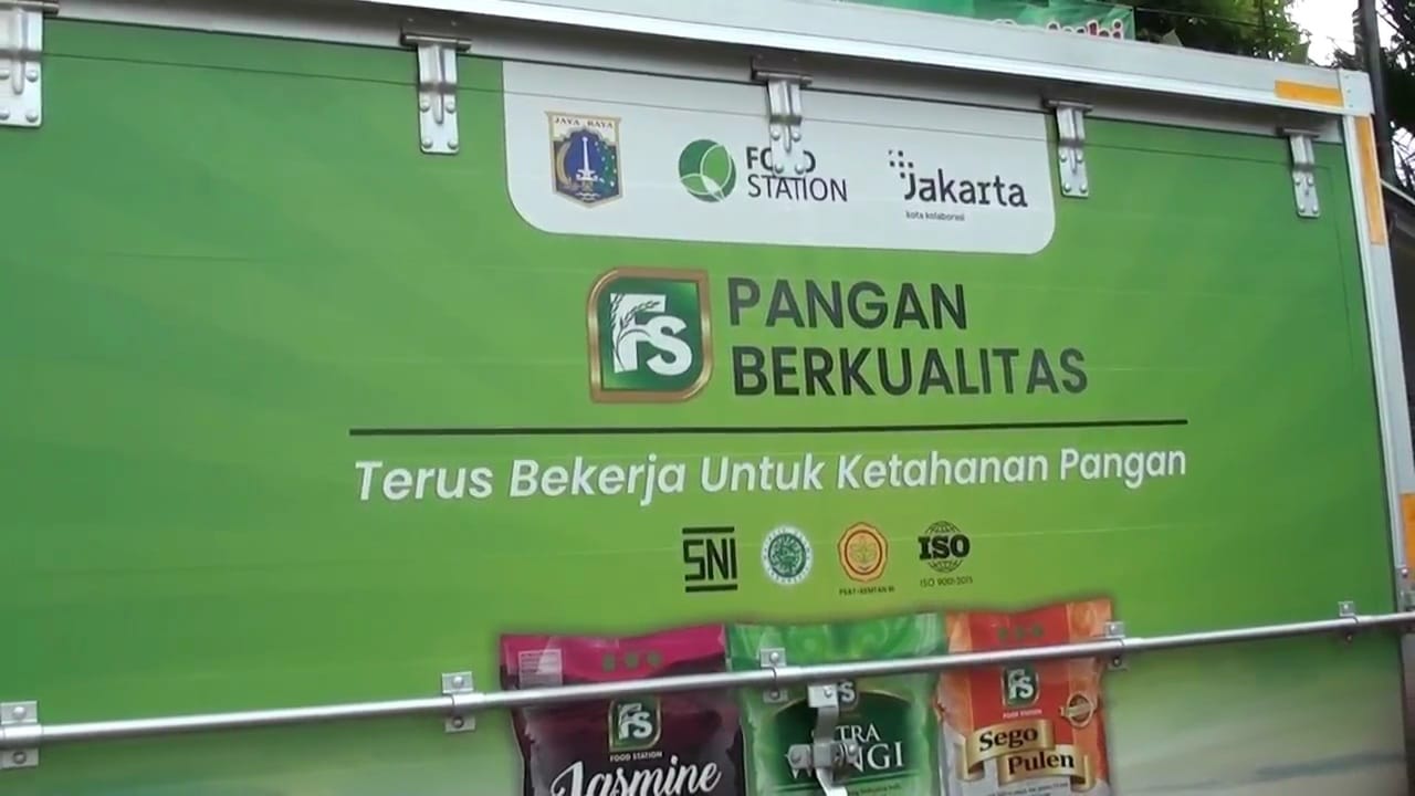 Ratusan Warga Serbu Pasar Murah di Kelurahan Pondok Kopi