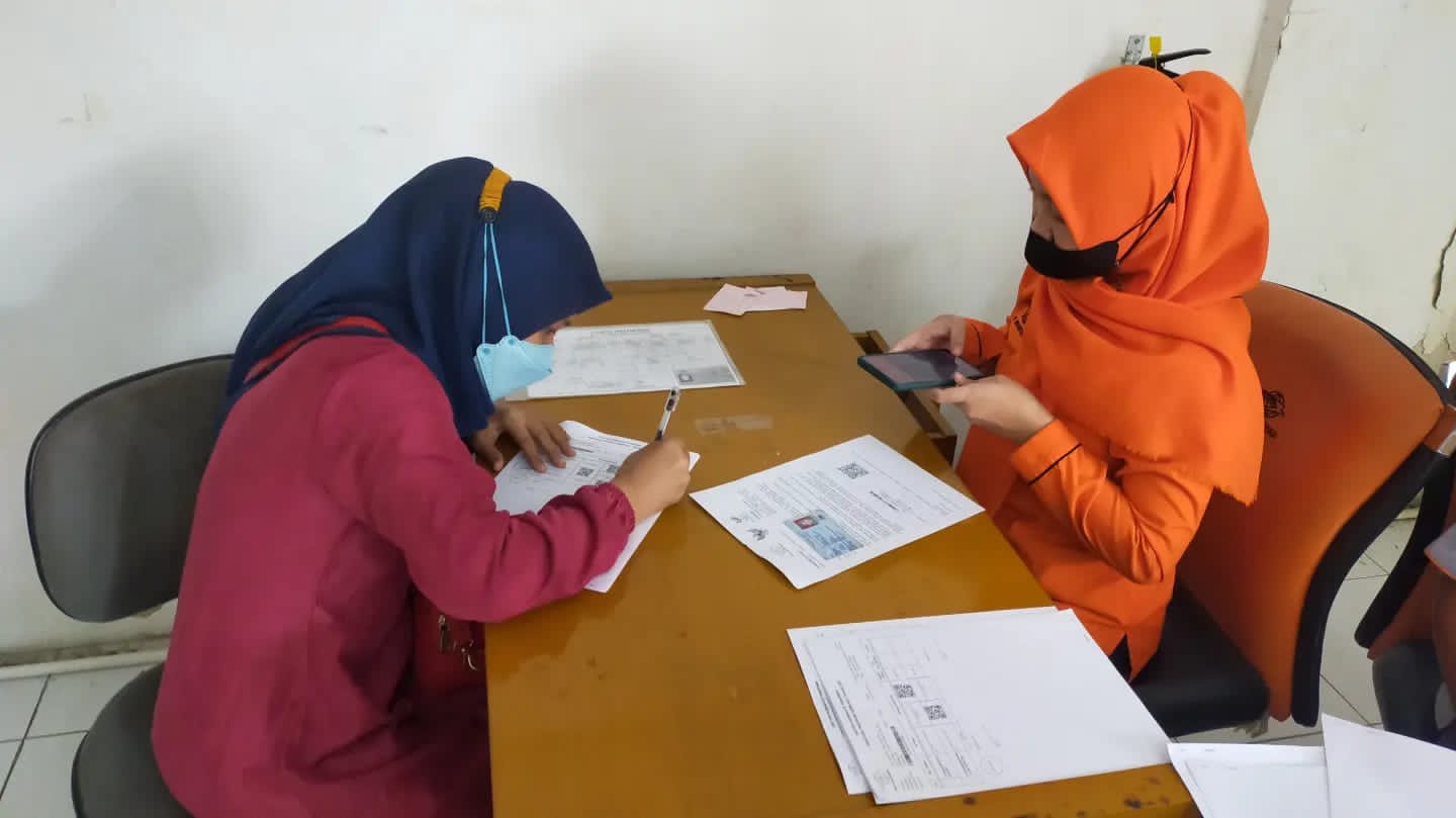 241 KPM Kelurahan Cawang Mendapatkan BST