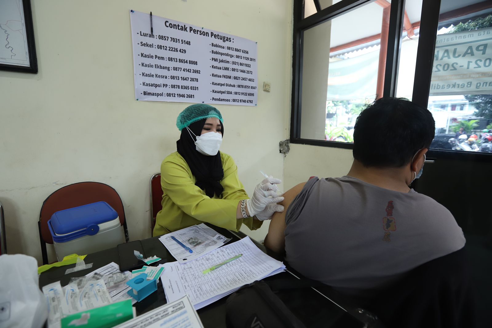 146 Warga Jalani Vaksinasi Booster di Kantor Kelurahan Halim Perdanakusuma