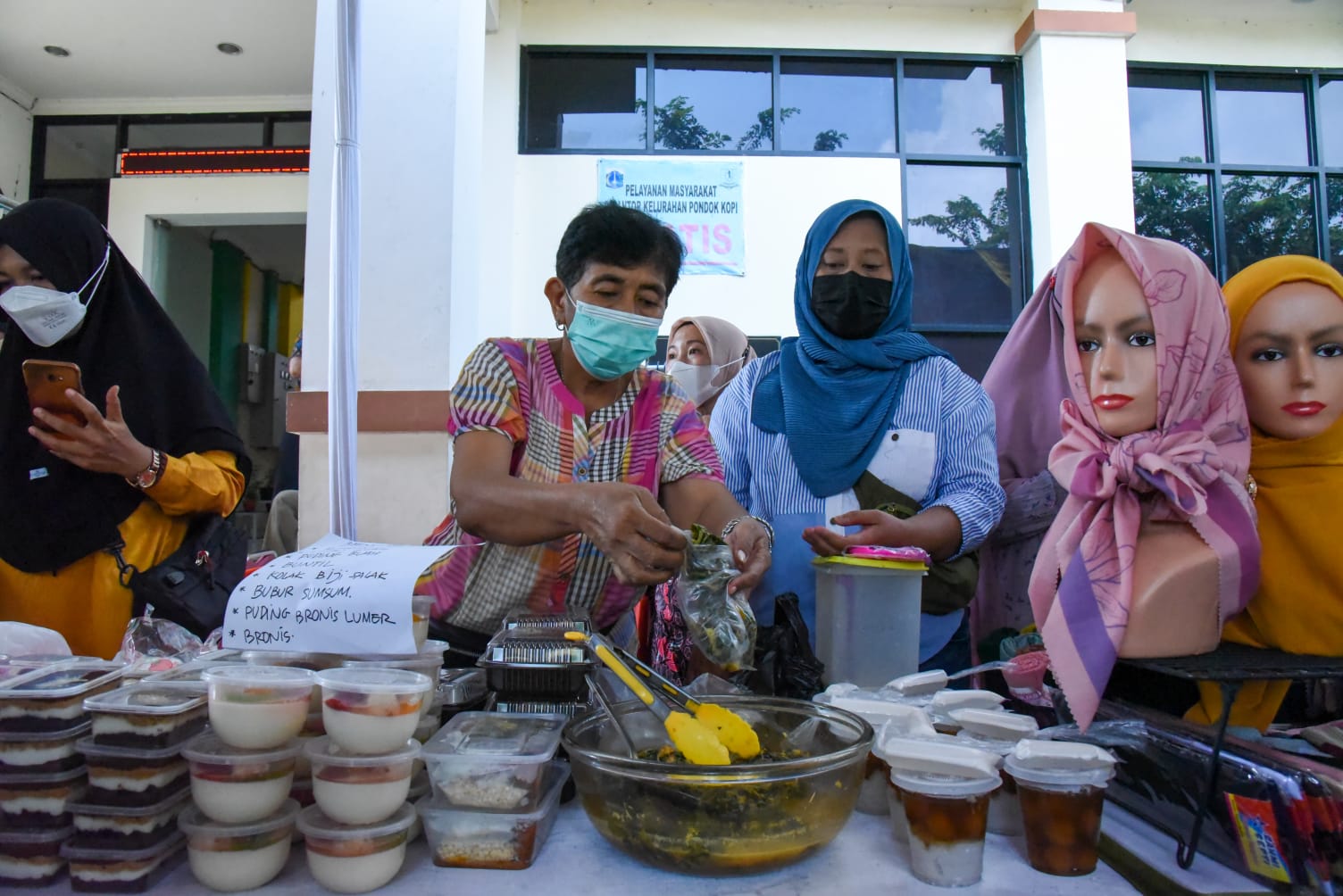Market Ramadhan Kelurahan Pondok Kopi Bantu Tingkatkan Ekonomi Warga