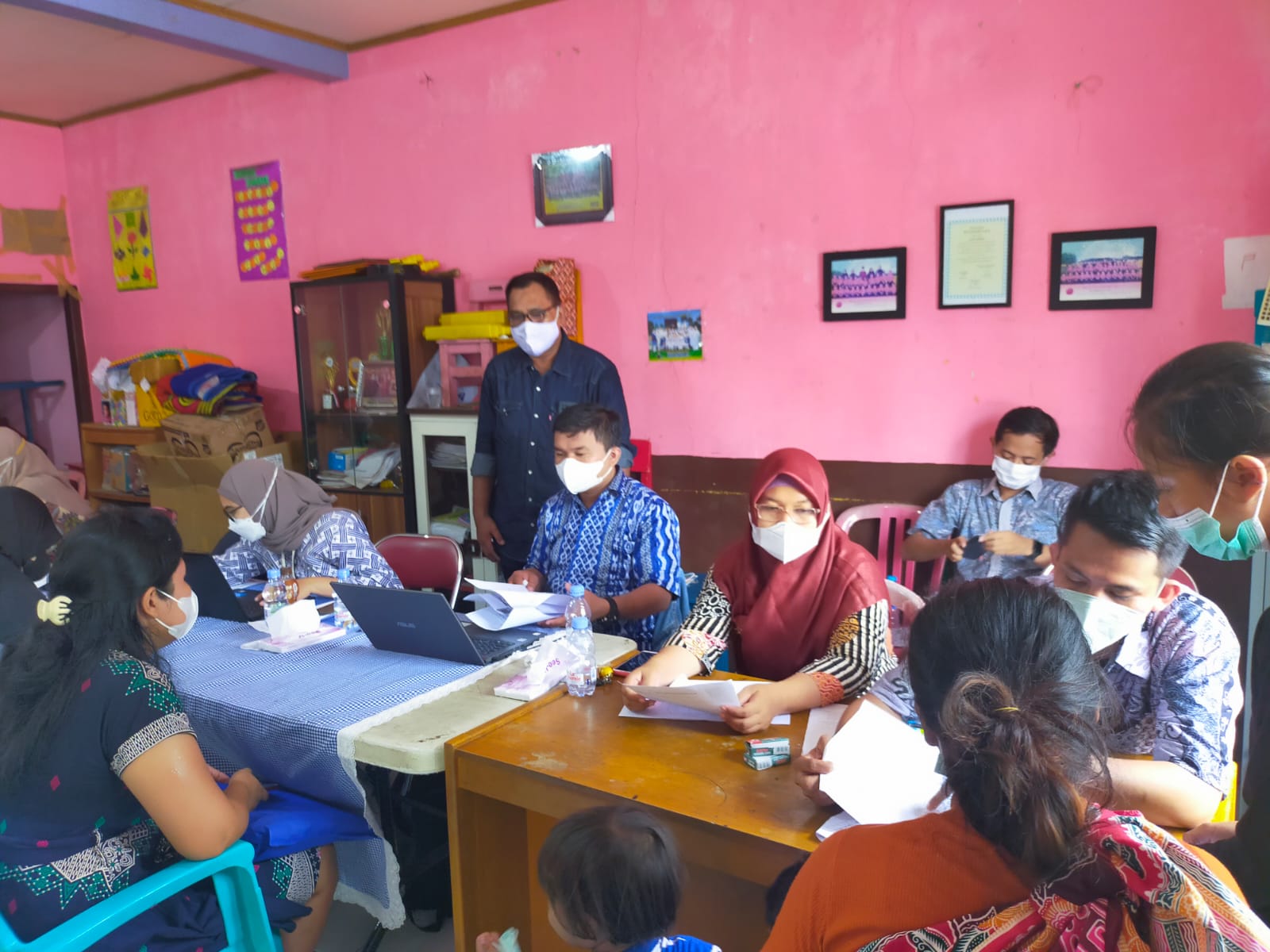 Warga Kelurahan Pondok Kopi Ikuti Layanan KAMSA