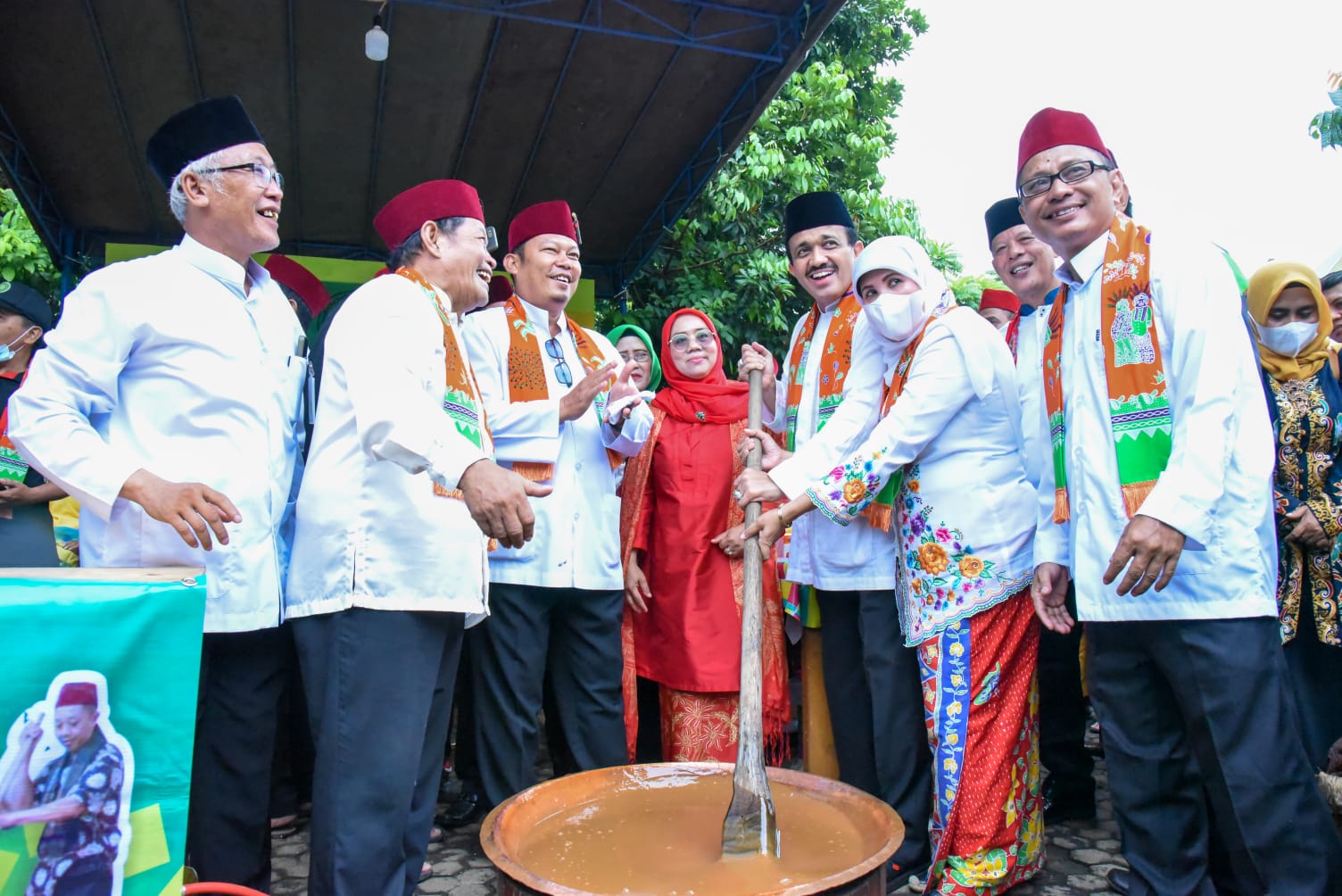 Antusias Warga Ikut Meriahkan Lebaran Betawi di Kantor Kelurahan Ciracas