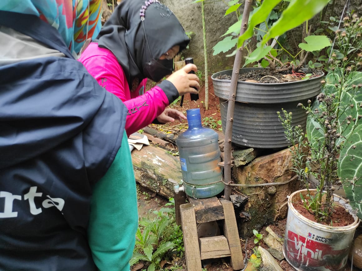 Cegah Kasus DBD, Kelurahan Makasar Gelar PSN di RW 04