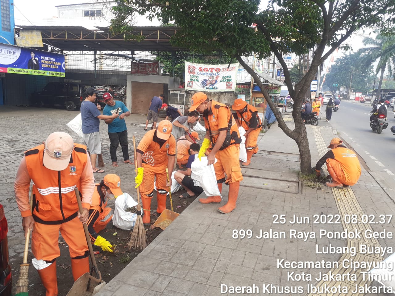 Puncak PGJSS, Kelurahan Lubang Buaya Gelar Kerja Bakti