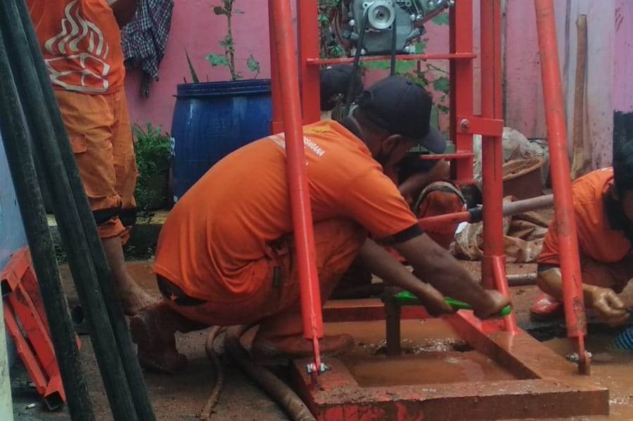 Dua Sumur Resapan Dibuat di RW 10 Kelurahan Lubang Buaya