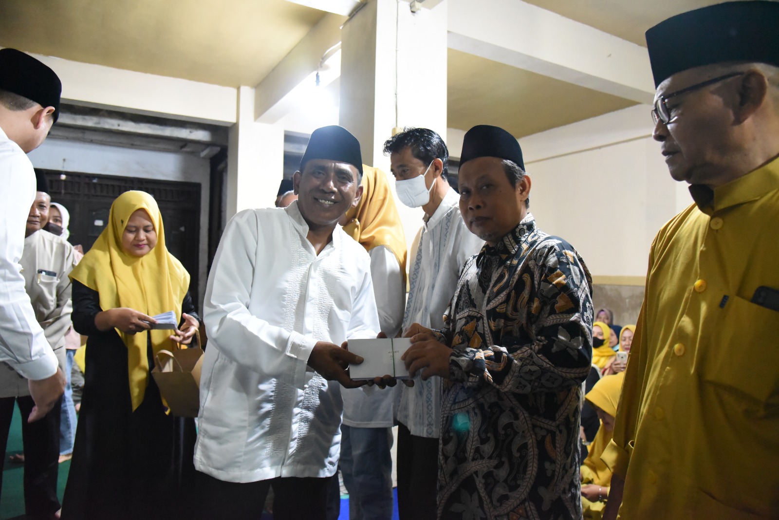 Sedekah Minyak Jelantah Bantu Santuni Ratusan Yatim Piatu dan Dhuafa di RW 10 Kelurahan Jatinegara