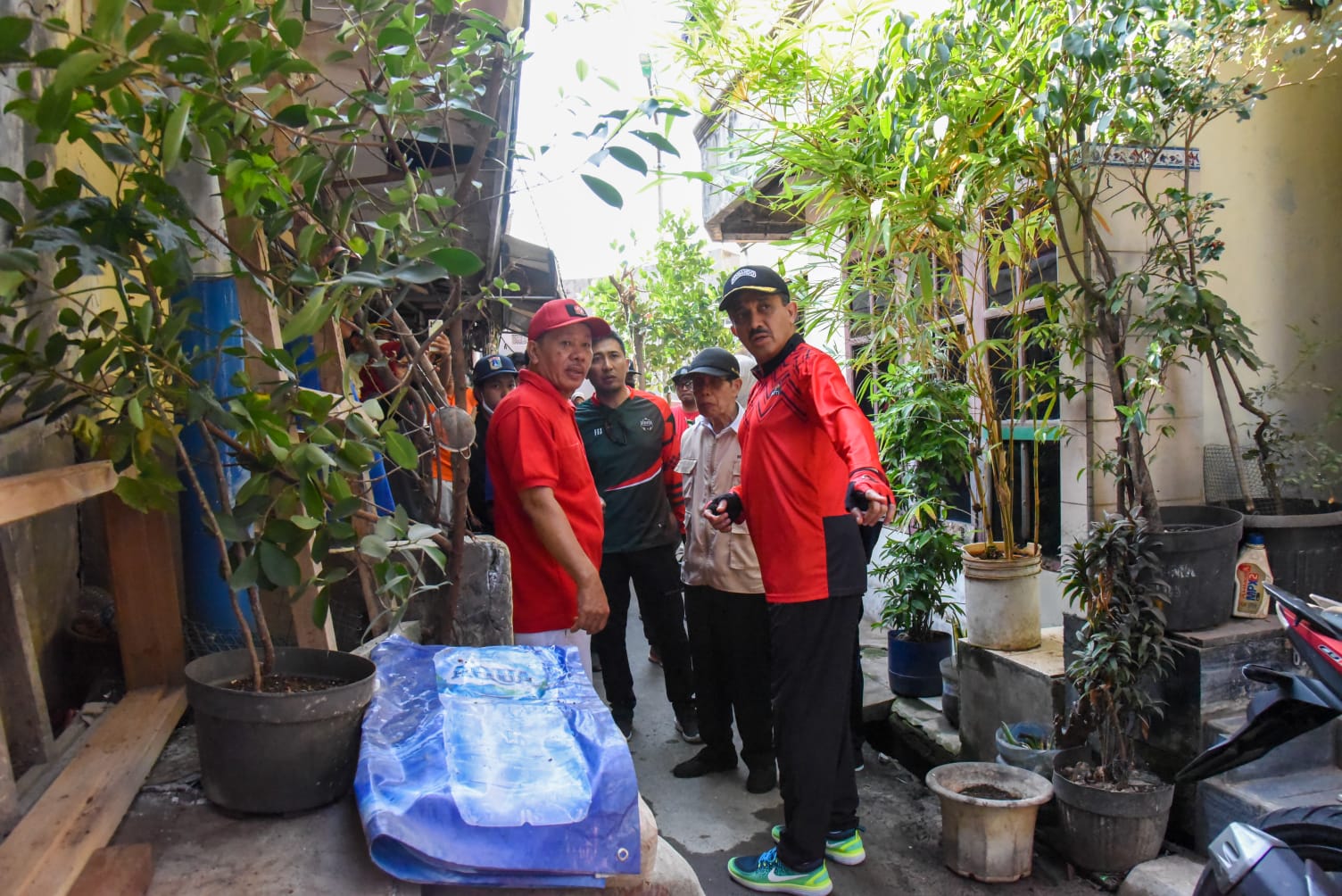 Walikota Dorong Masyarakat Aktif Menjaga Kebersihan Lingkungan Saat AKMP di RW 04 Kelurahan Jatinegara