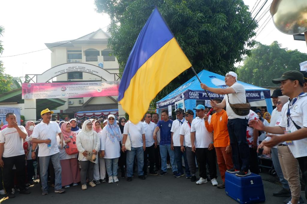 900 Warga Ikuti Fun Walk 2 LMK Kelurahan Cipinang