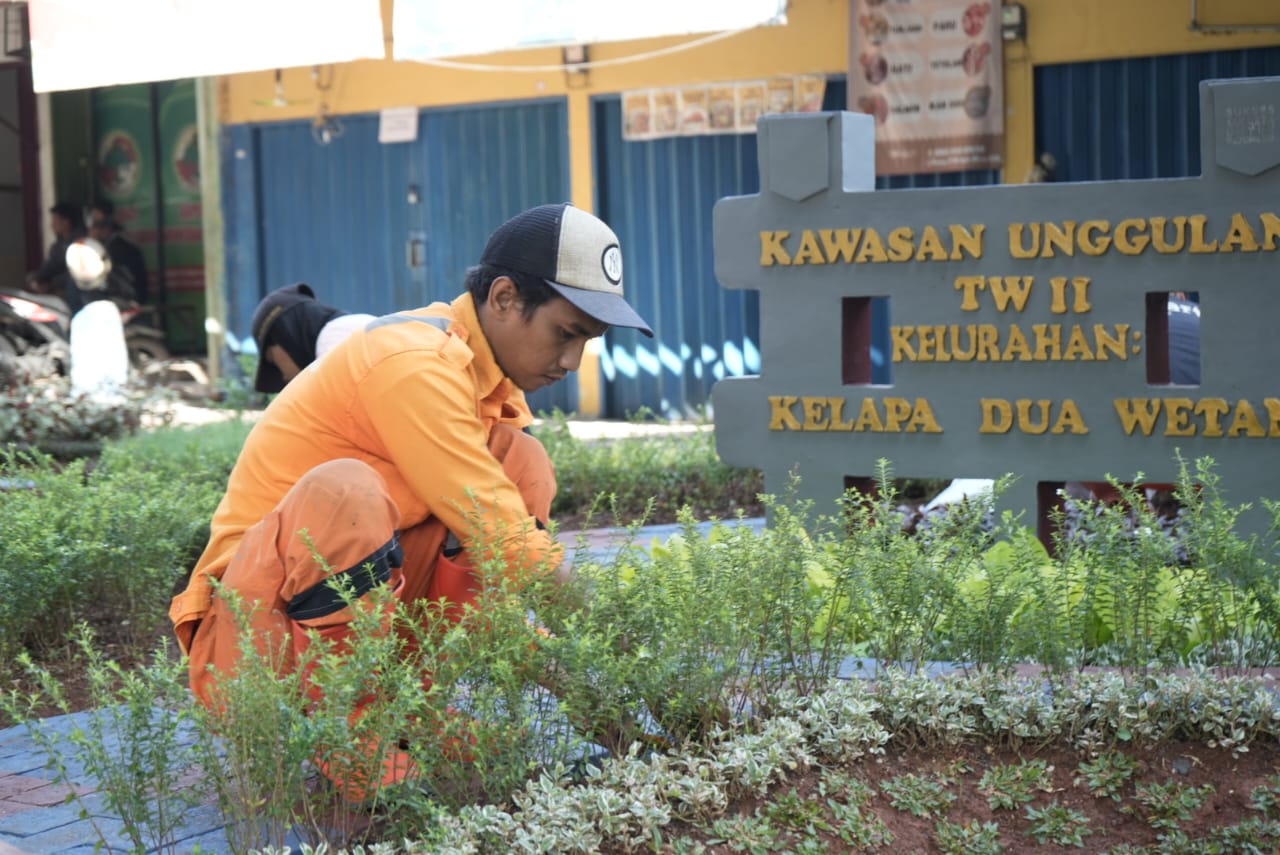 RW 05 Kelurahan Kelapa Dua Wetan Memiliki Taman Interaksi Baru Warga