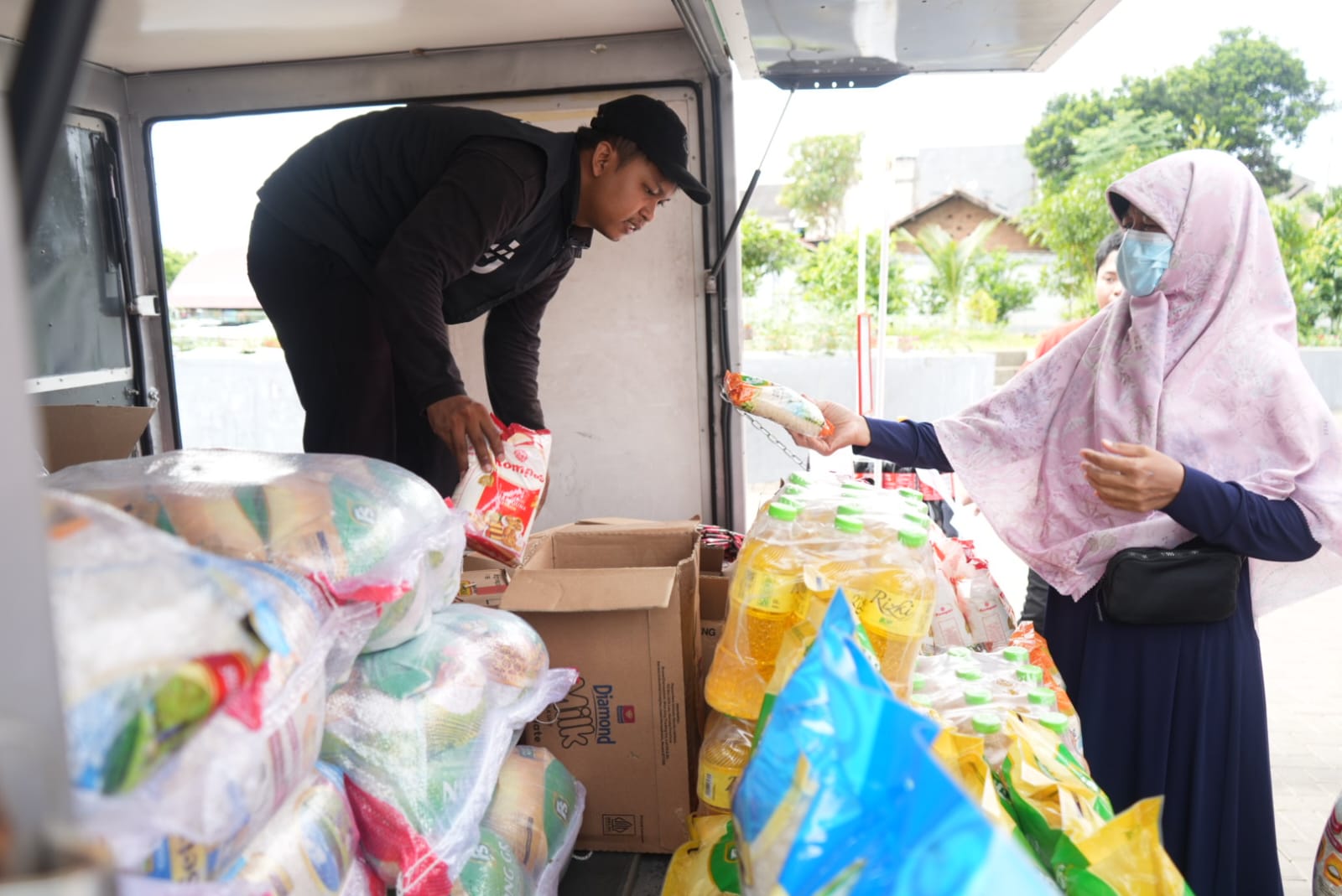 30 Jakpreuner Ikuti Bazar Ramadan di Kantor Kelurahan Kramat Jati