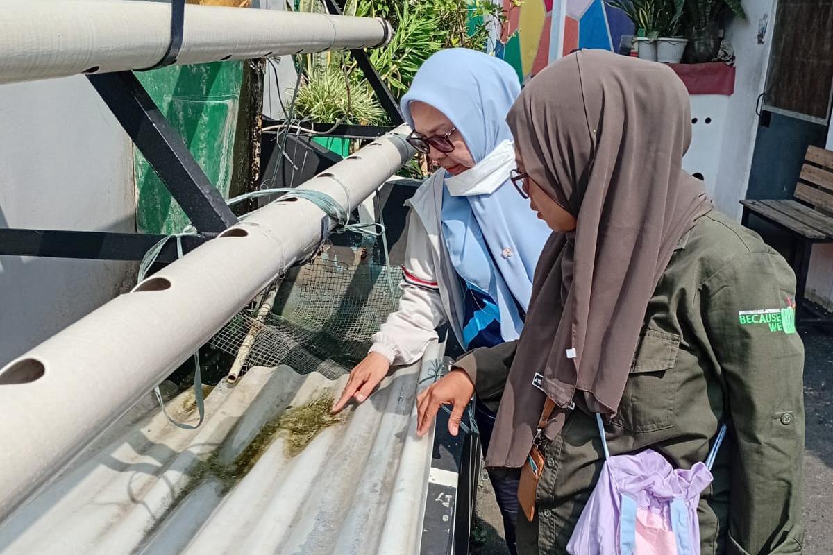 Cegah DBD, Jajaran Kelurahan Balimester Laksanakan PSN di RW 05
