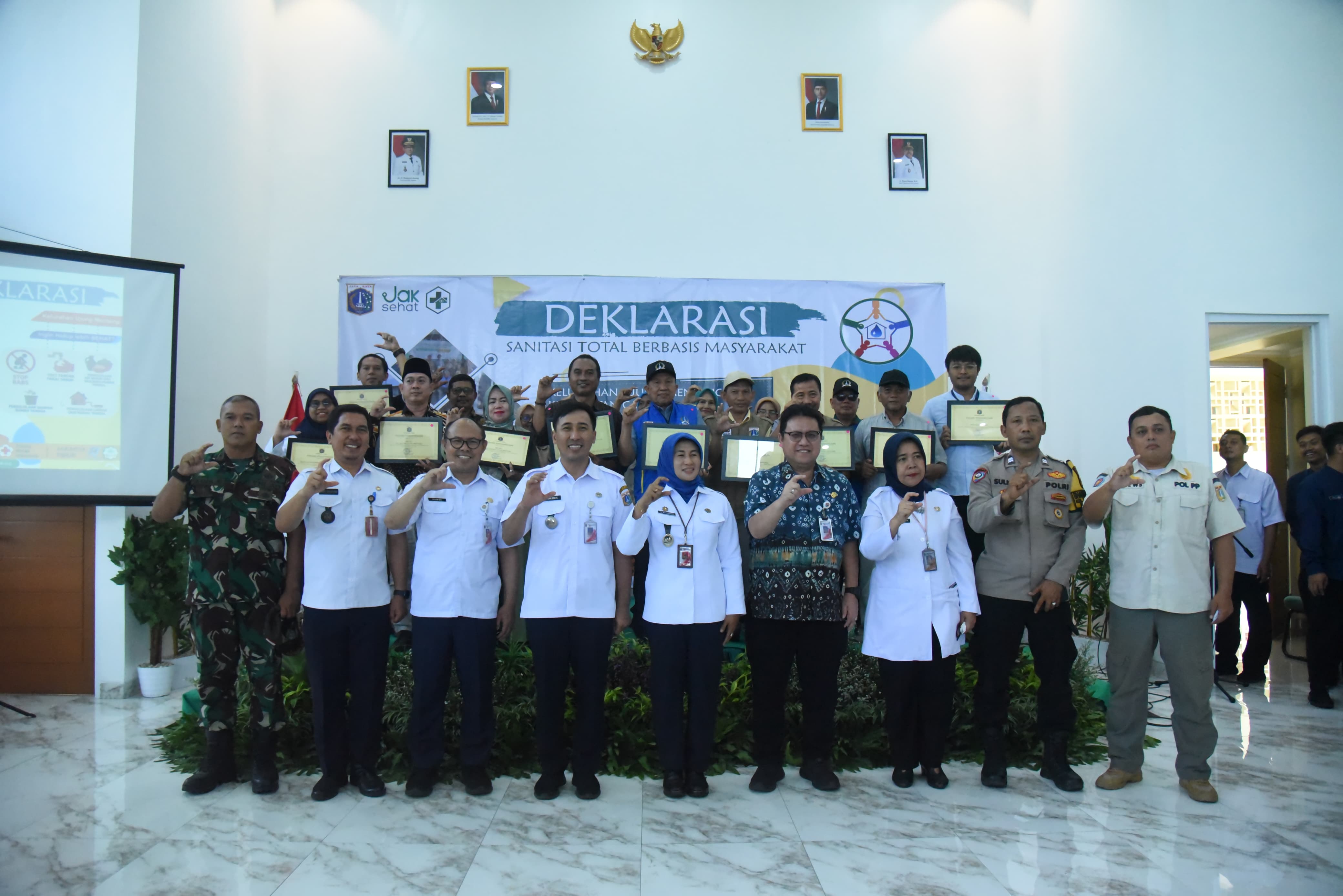 Plt Walikota Jakarta Timur Hadiri Deklarasi STBM di Kelurahan Ujung Menteng