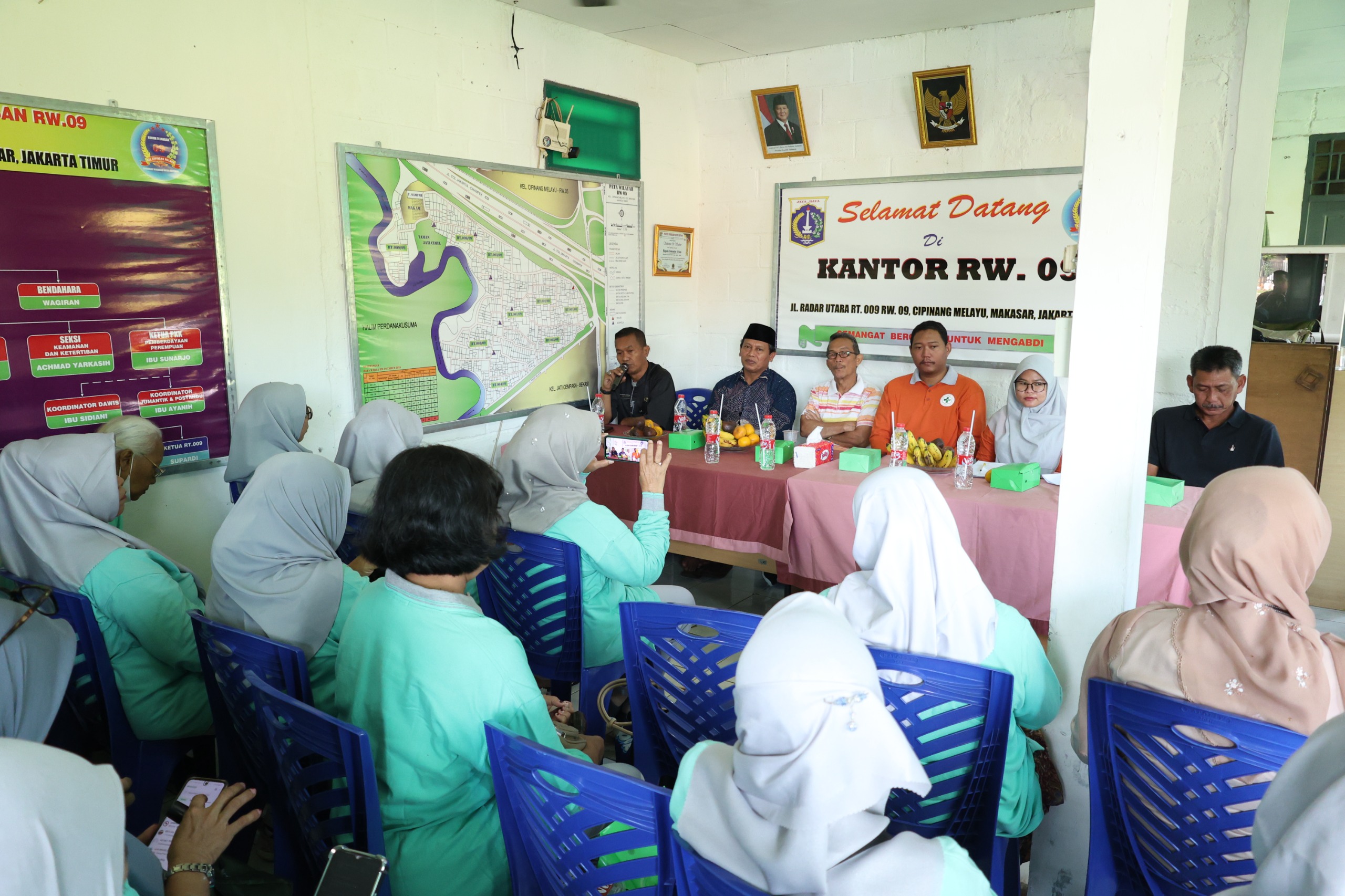 Kelurahan Cipinang Melayu Bersama Mahasiswa UNKRIS Gelar Aksi PSN di Lingkungan Padat Penduduk