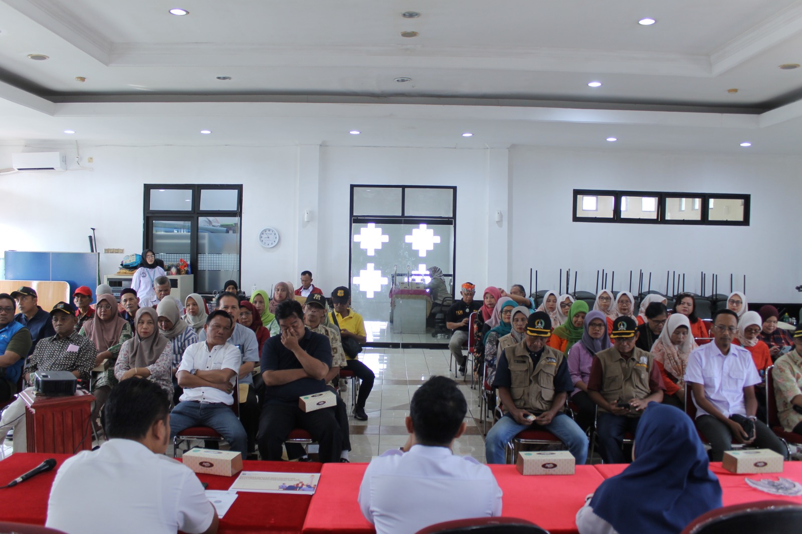 Kelurahan Cawang Gelar Muskel Evaluasi Data Penerima Bantuan