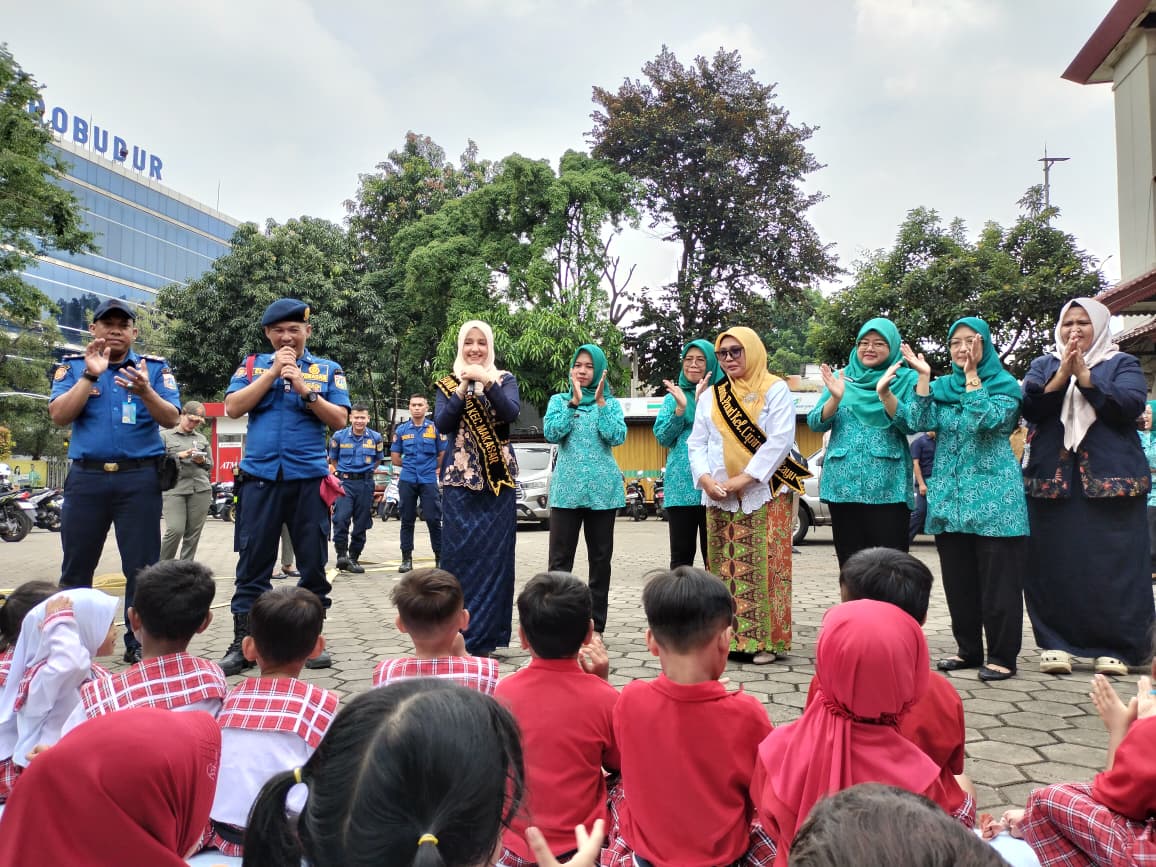 Kelurahan Cipinang Melayu Gelar Sosialisasi Profesi Pemadam Kebakaran untuk Anak PAUD